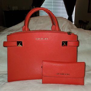 Orange purse with matching wallet